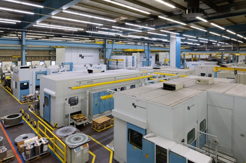 Von Schuler vernetzte Anlagen bei Siemens