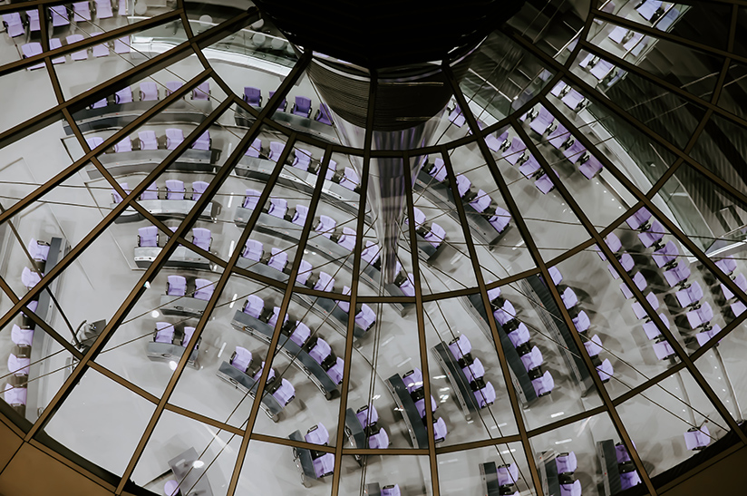 Das Bild zeigt den Sitzungssaal im Deutschen Bundestag. Die WV Stahl wünscht sich eine passende Ordnungspolitik – und begrüßte die Schaffung von Sondervermögen.
