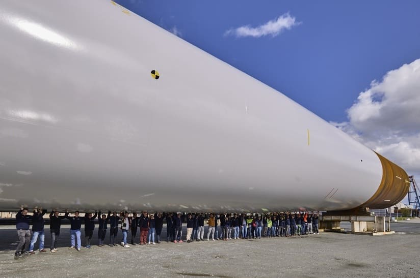 Die einzelnen Monopiles, die Steelwind Nordenham für den geplanten EnBW-Offshore-Windpark „He Dreiht“ liefert, haben eine Länge von je 70 Metern, einen Durchmesser von 9,2 m und ein Gewicht von bis zu 1.300 t